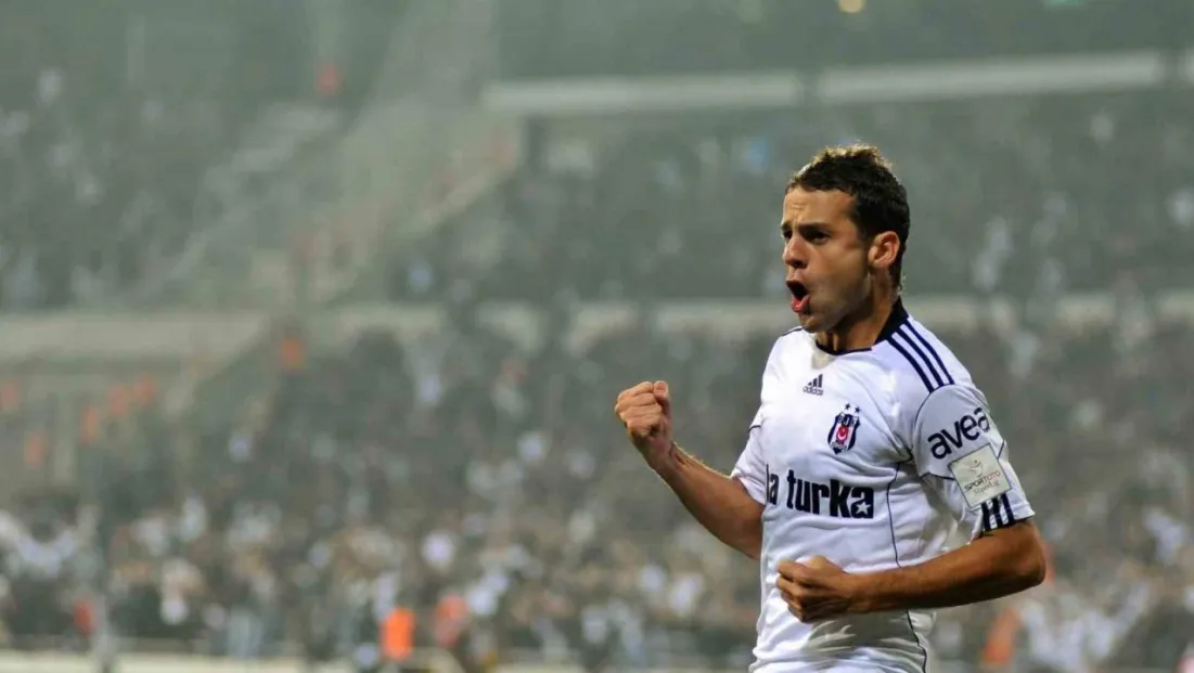 Beşiktaş'ın eski golcüsü Bobo'dan, Fenerbahçe derbisi yorumu