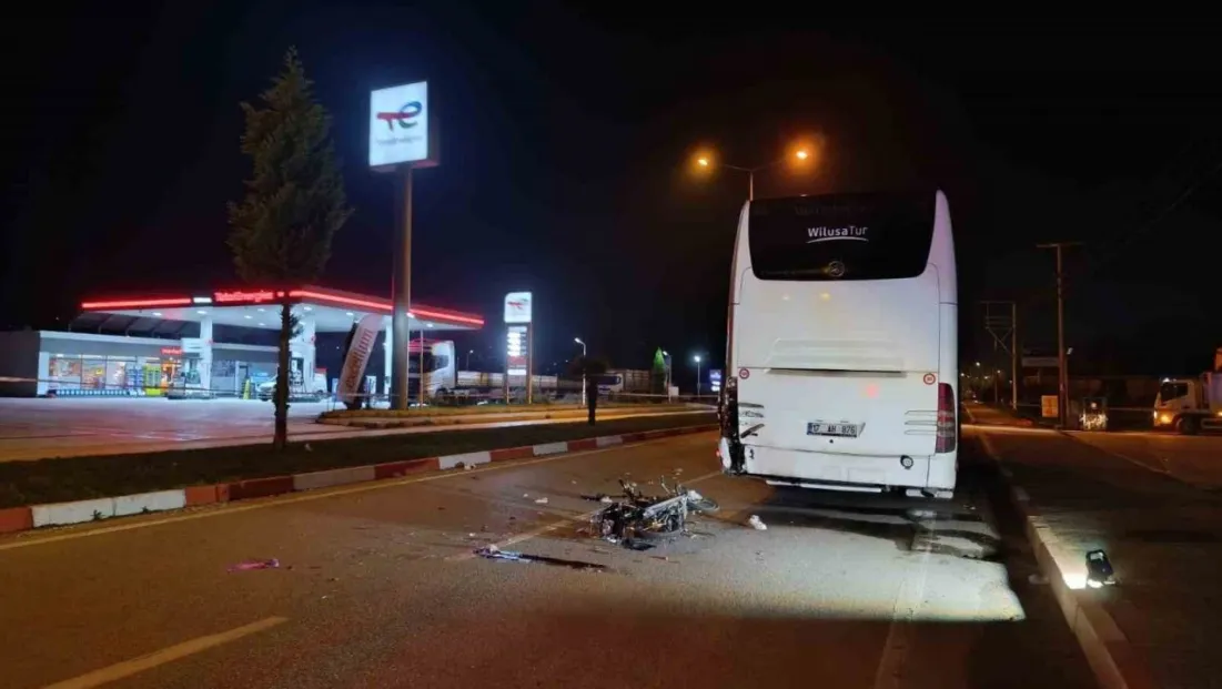 Çan'da motosiklet otobüse arkadan çarptı: 1 kişi öldü, 1 kişi ağır yaralandı