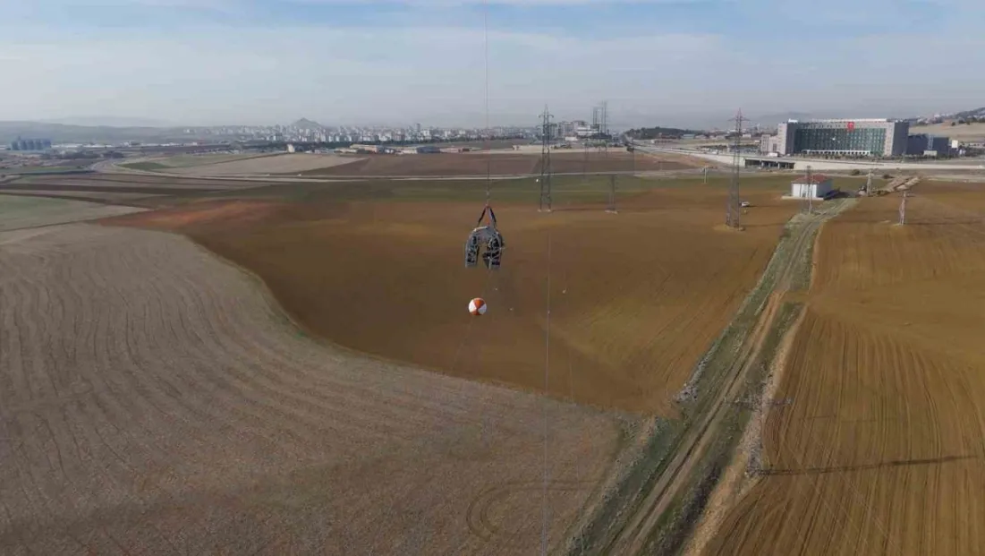 Gökyüzünde zorlu mesai: TEİAŞ ekipleri hatları helikopterle bakımdan geçiriyor