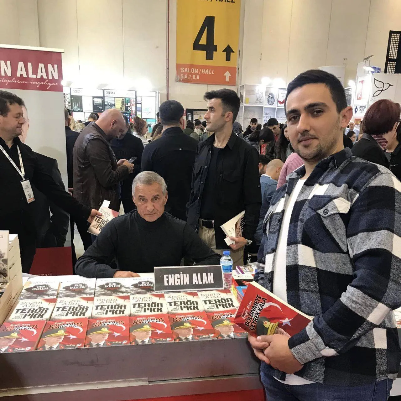 39'uncu Uluslararası İstanbul Kitap Fuarı'nda hafta sonu yoğunluğu