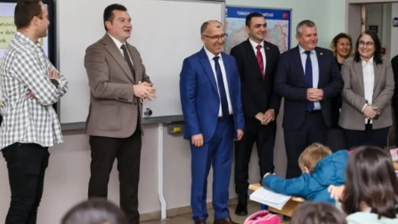 Öğretmenler Günü'nde Okullara Anlamlı Ziyaret