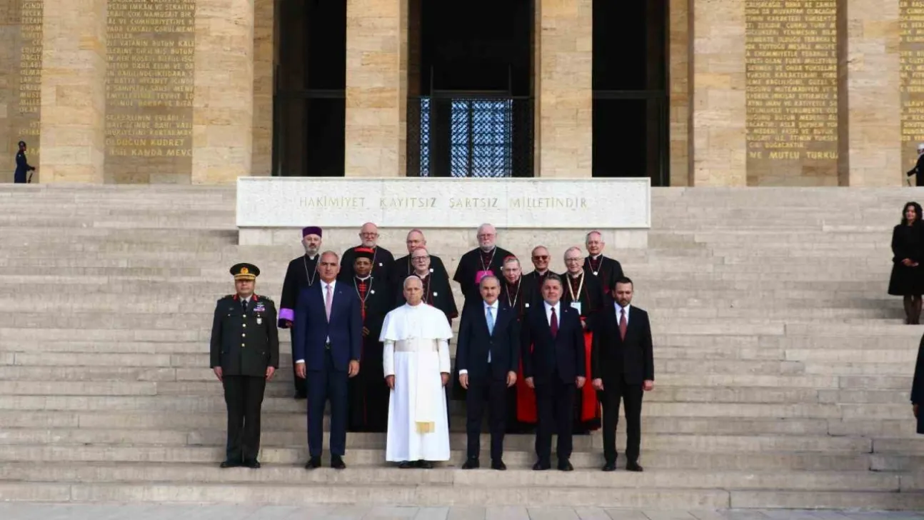 Papa 14. Leo'nun Türkiye'deki ilk durağı Anıtkabir oldu