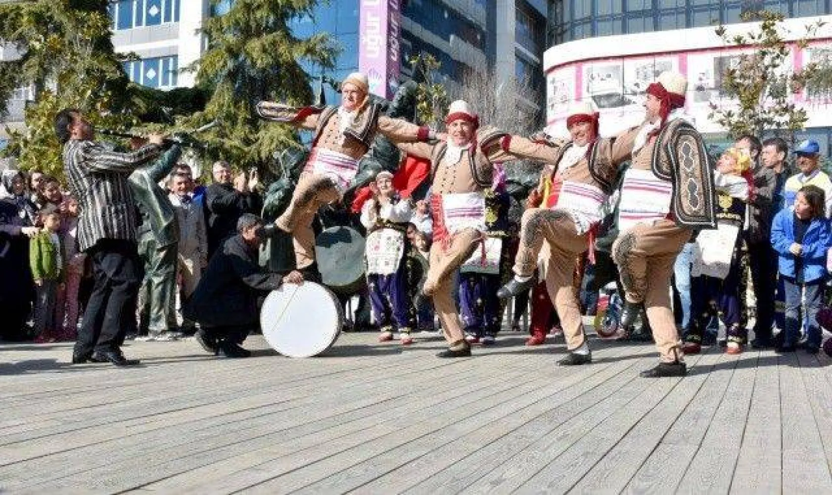 19 Mayıs Meydanı'na Coşkulu Açılış