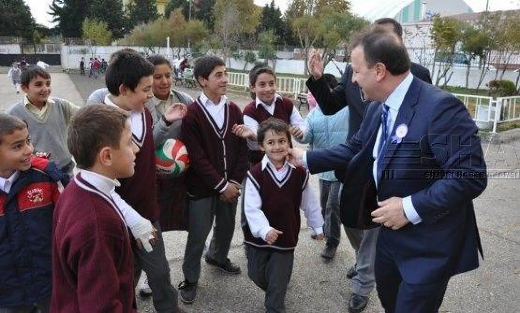 Başkan'dan Öğretmenlere Özel Hediye