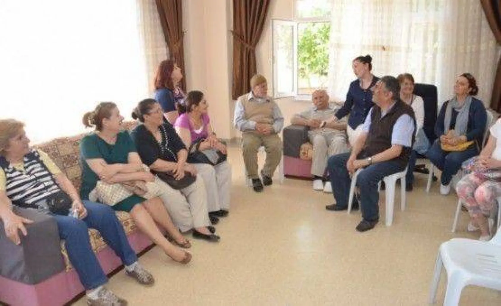 Gümüşyakalı Kadınlar Belediyenin Hizmetlerini İnce