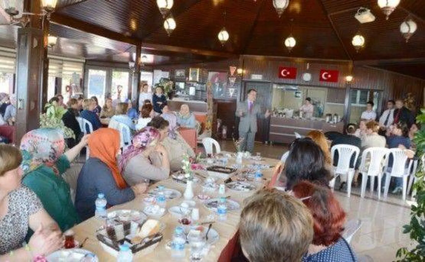 Gümüşyakalı Kadınlar Belediyenin Hizmetlerini İnce