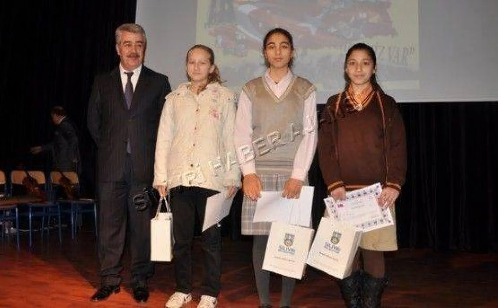 Çanakkale Şehitleri Saygıyla Anıldı