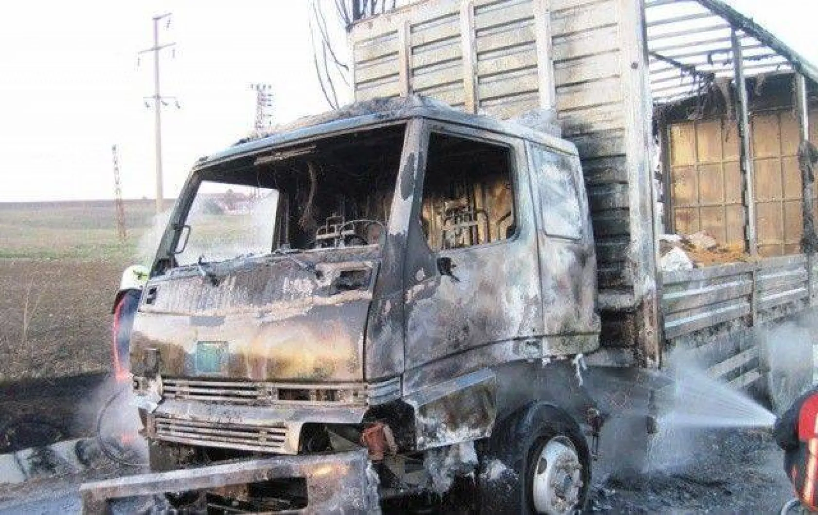 Seyir halindeki TIR alev topuna döndü