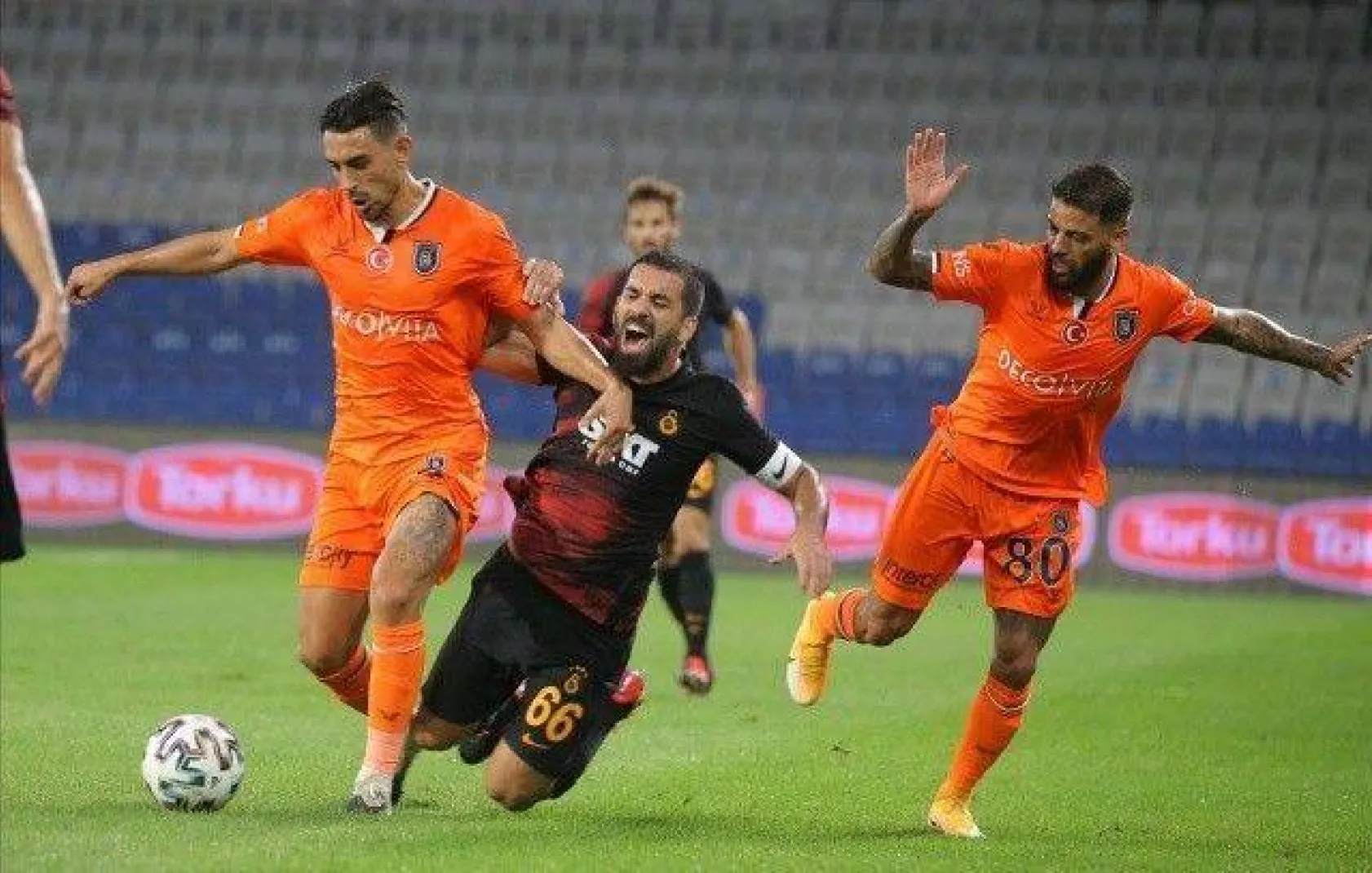 Galatasaray 5 maç sonra Başakşehir'de kazandı