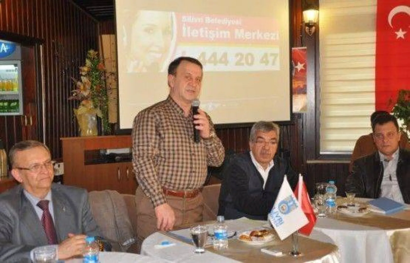 Erkek Kuaförleri Işıklar İle Biraraya Geldi