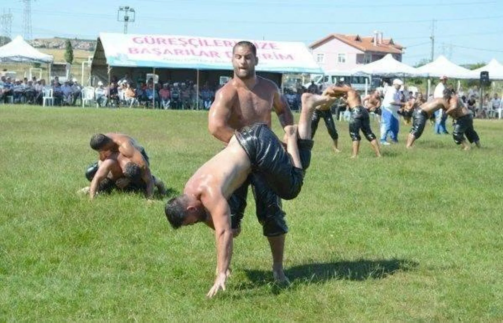 400 Güreşçi Silivri Er Meydanında Yarıştı