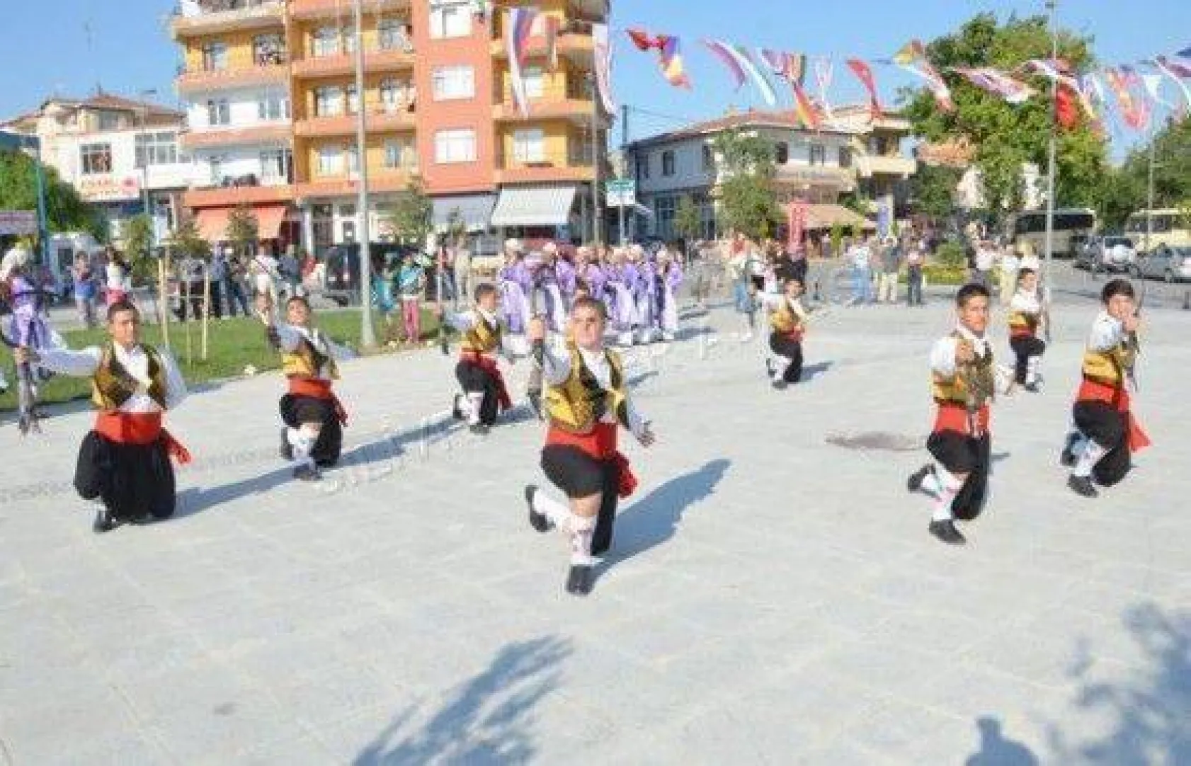 Mahallelerde Festival Rüzgârı Esti