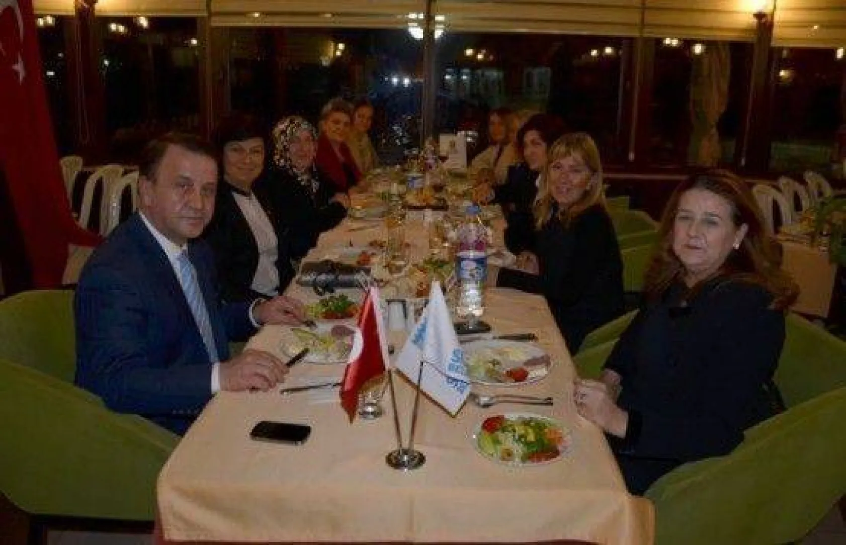 Işıklar Kadınların Seçme ve Seçilme Hakkını Kutlad