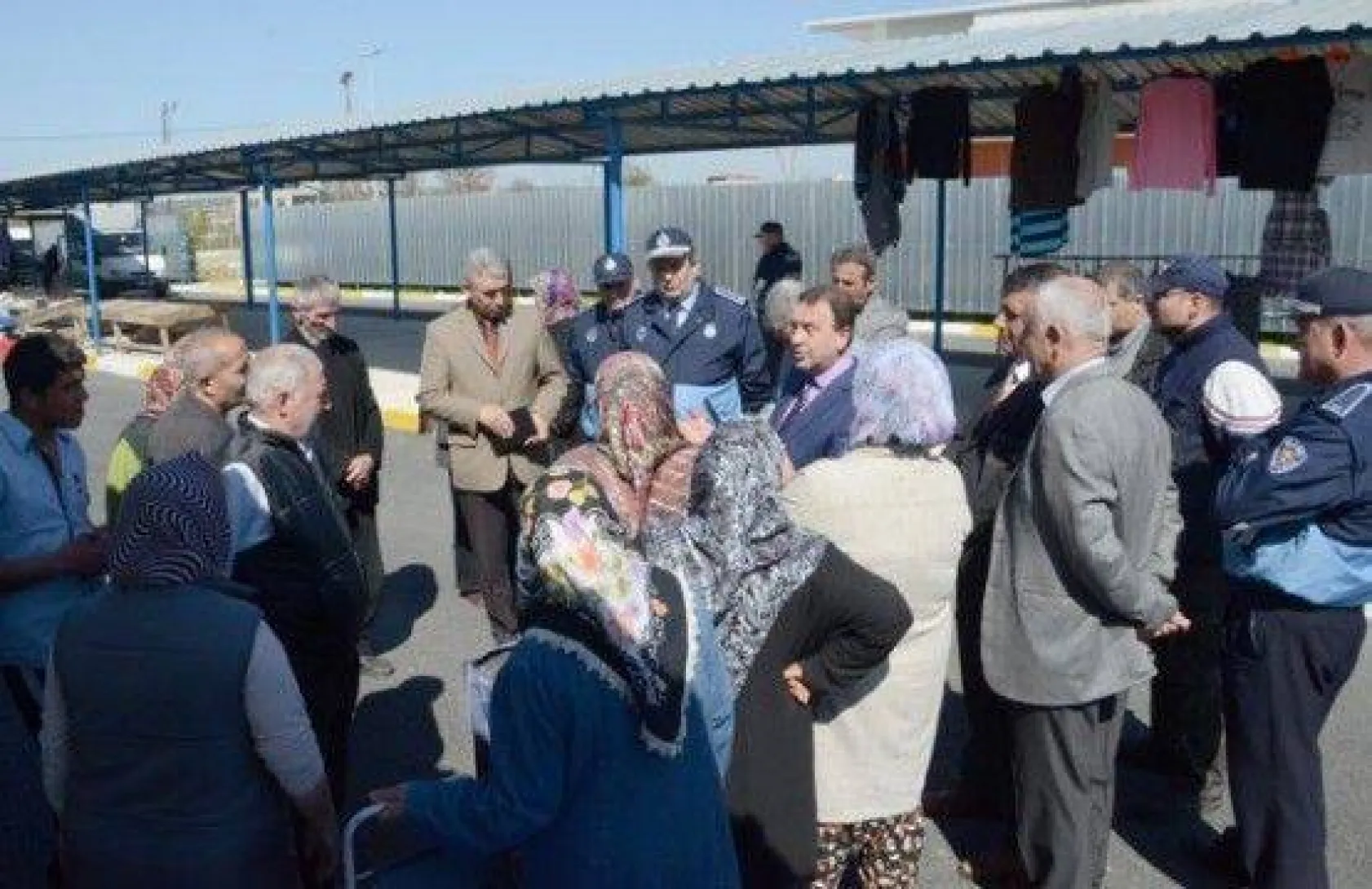 Işıklar Pazar Ziyaretlerine Devam Ediyor