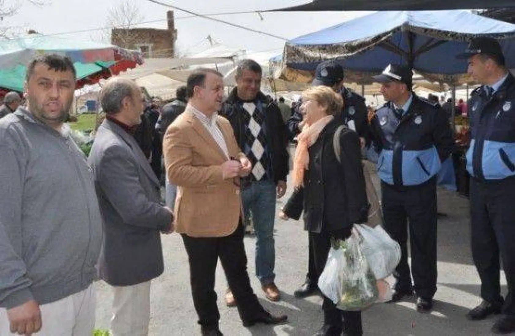 Işıklar Pazar Ziyaretlerine Devam Ediyor