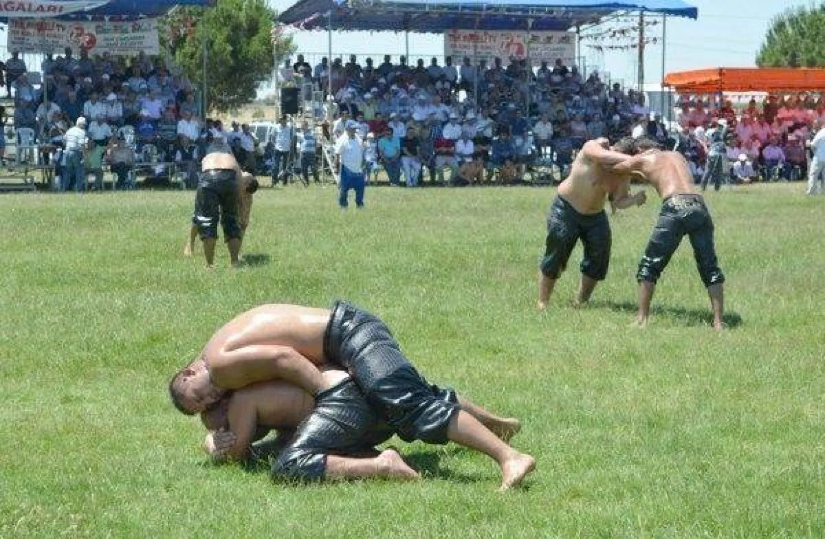 400 Güreşçi Silivri Er Meydanında Yarıştı