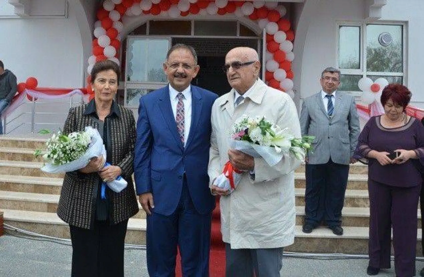 Bakan Özhaseki: 'İstikrar abidesi gibi ayaktayız'