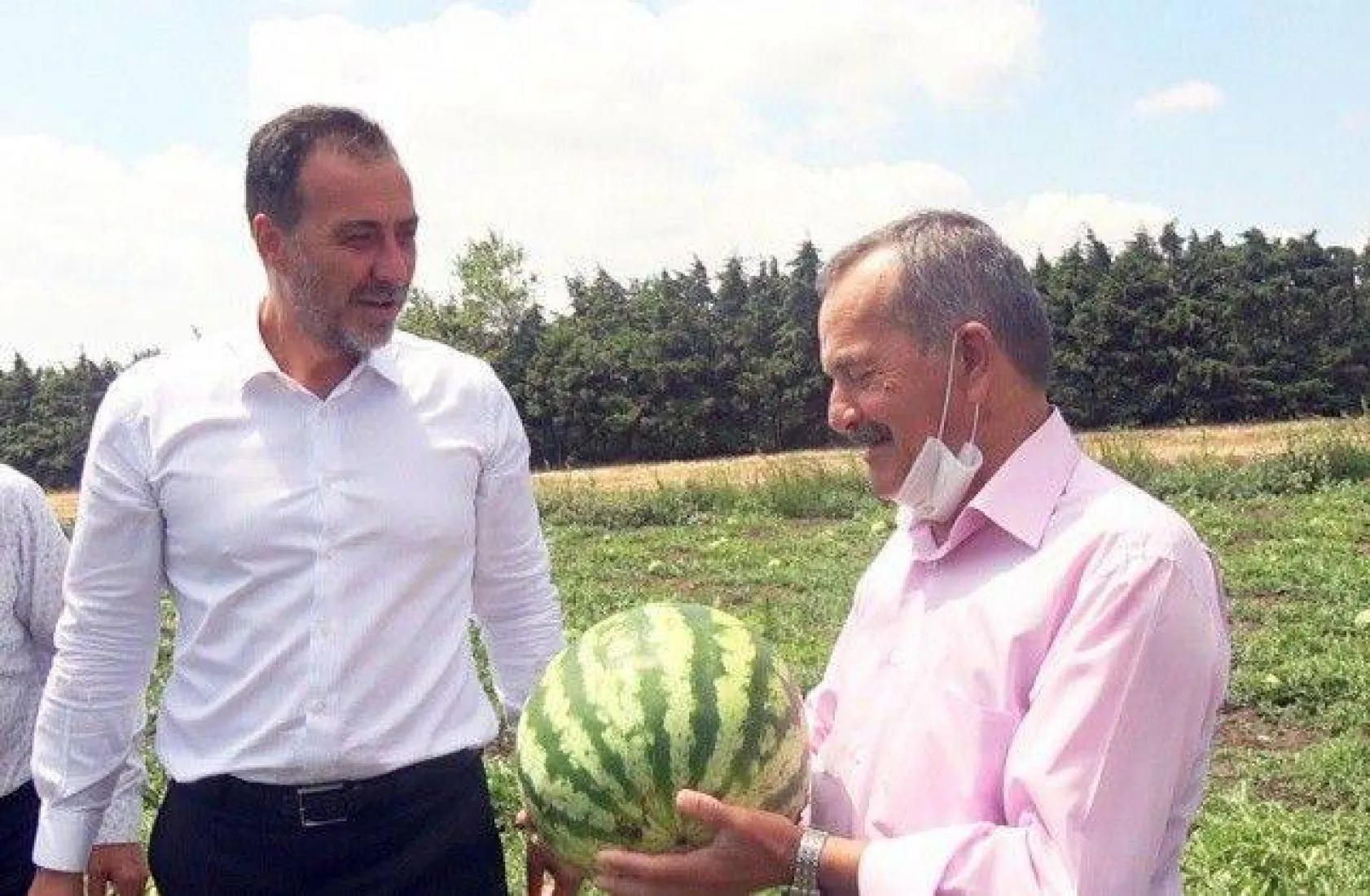 Başkan Yılmaz Karpuz ve Domates Hasadı Yaptı