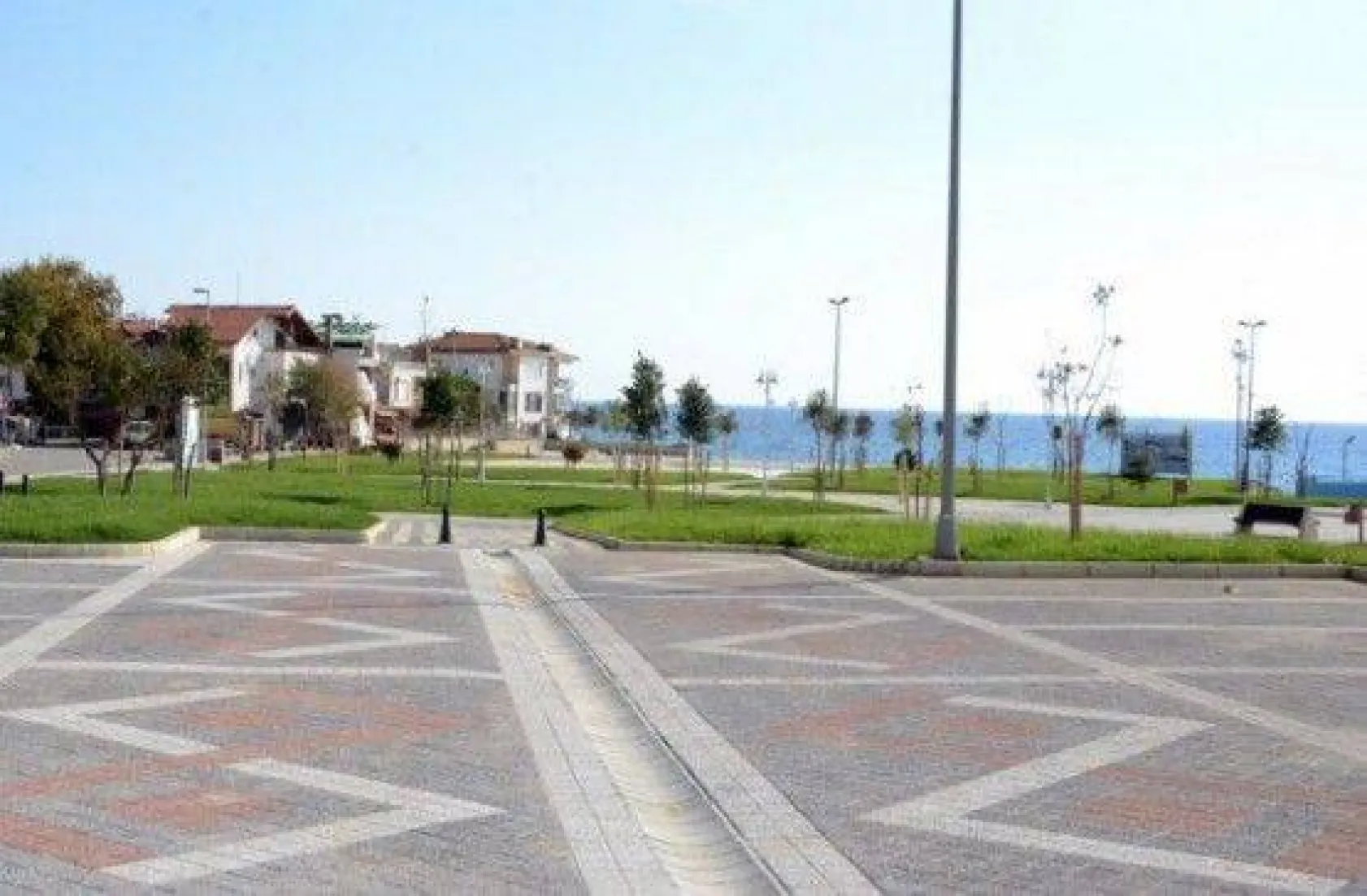 Gümüşyaka Sahili Işıl Işıl oldu