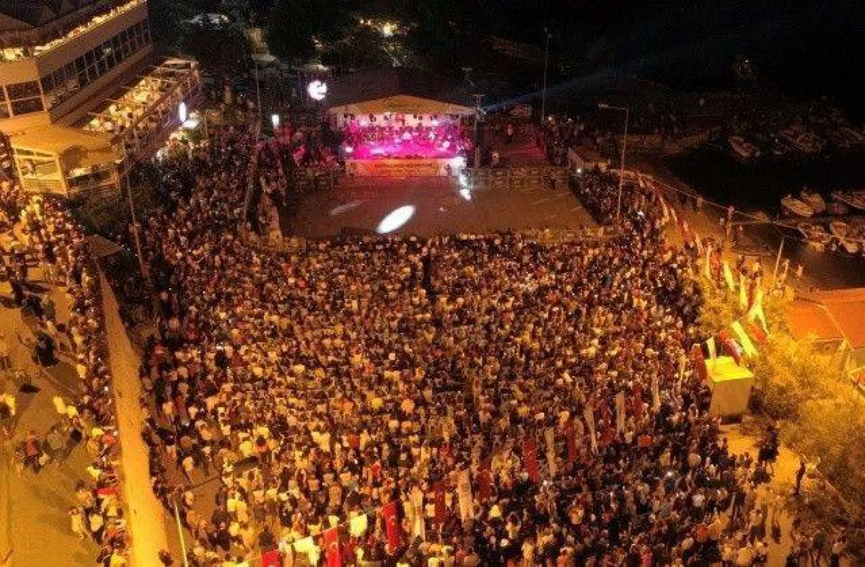 Silivri'de kavun ve bamya lezzetleri yarıştı