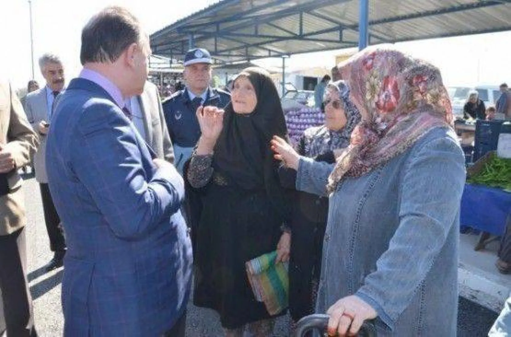 Işıklar Pazar Ziyaretlerine Devam Ediyor