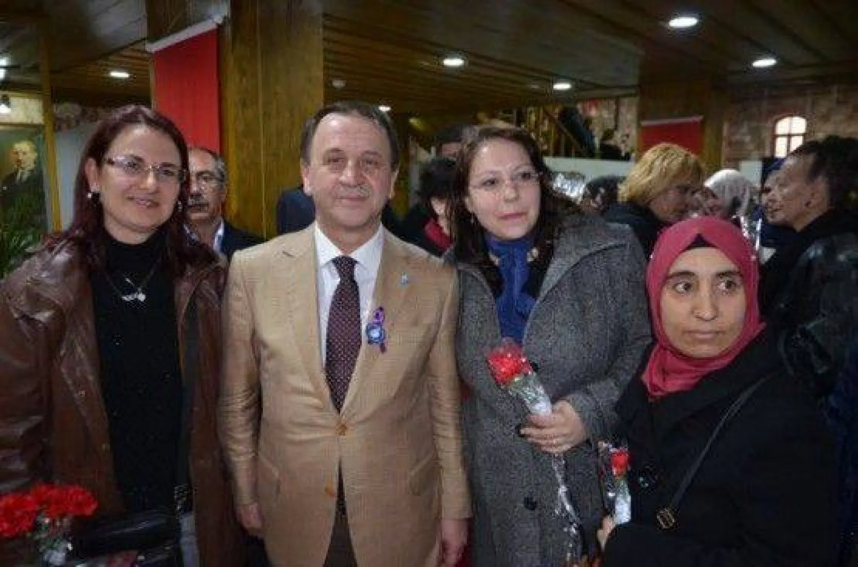 Elimin Emeği Karma Sergisi Yoğun İlgi Gördü