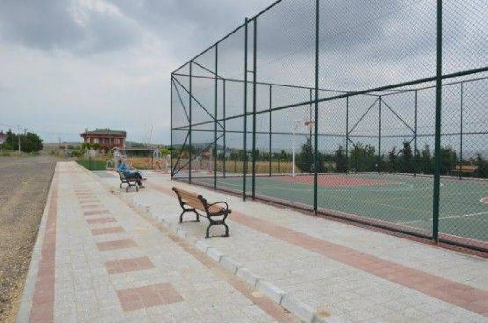 Alipaşa Mahallesi Spor Sahası Tamamlandı