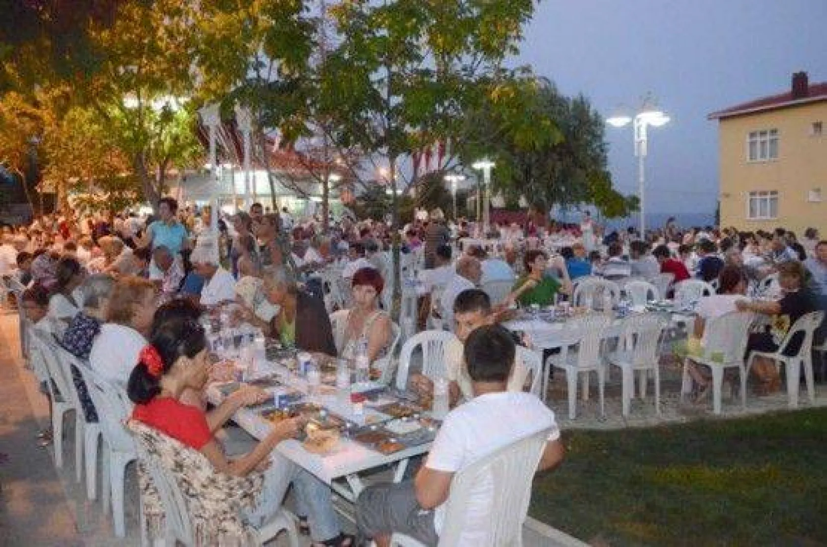 Gümüşyaka Çay Bahçesi doldu taştı