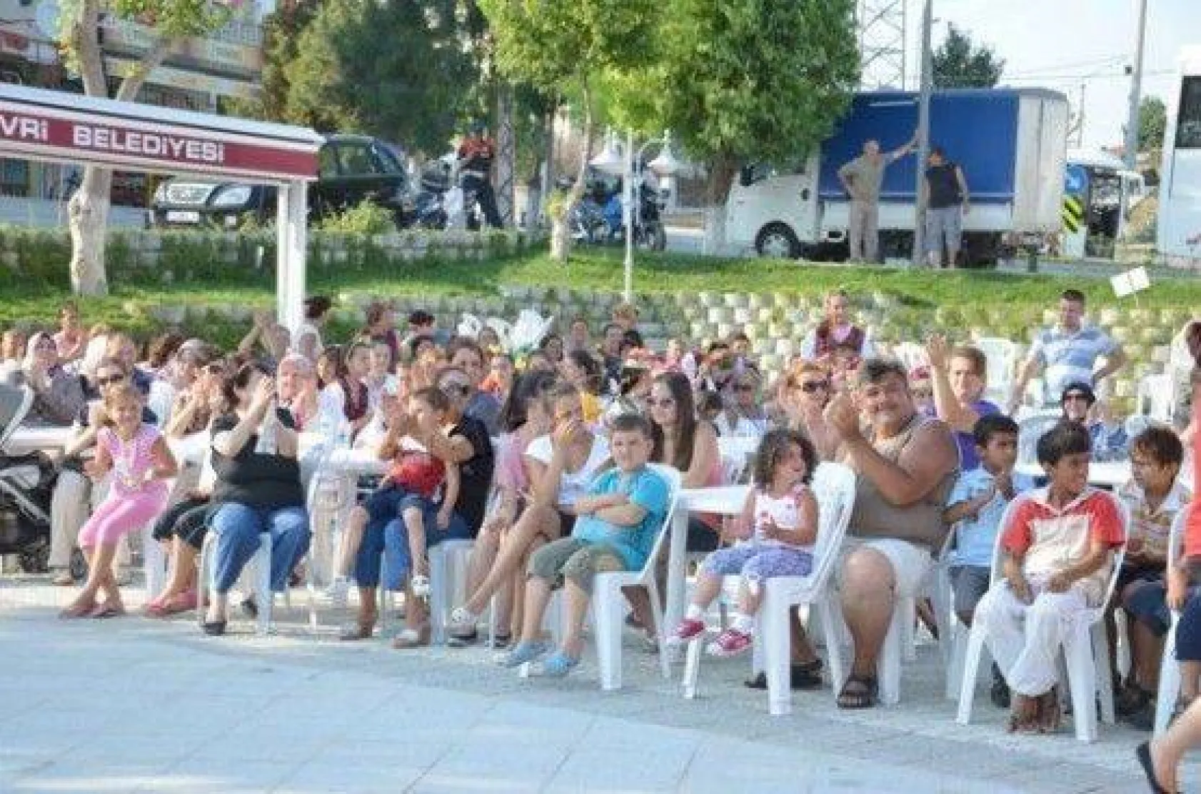 Mahallelerde Festival Rüzgârı Esti