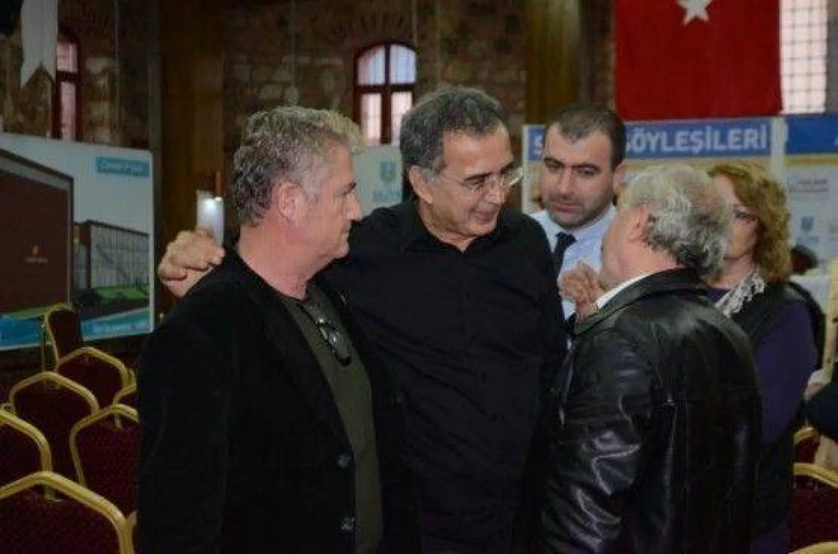 Mutlu Türkiye'de Laiklik Sizlere Ömürdür