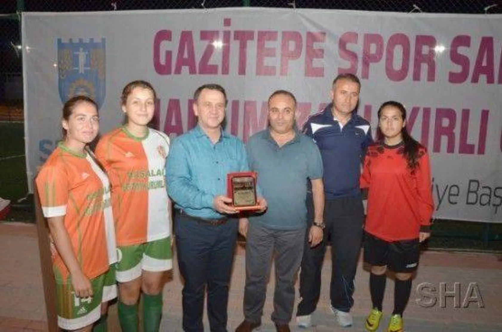 Işıklar 'Dünya Kupası Gazitepe'de..!'