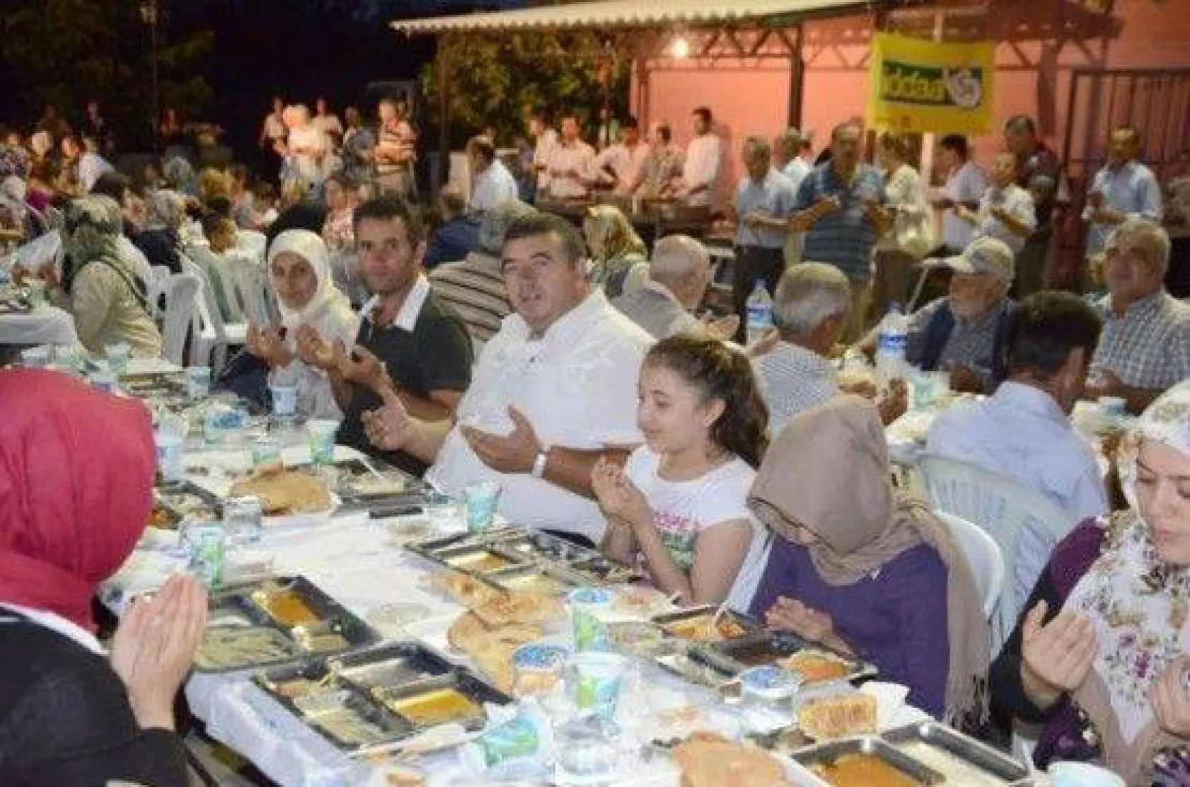 İlk Halk Sofrası Kavaklı'da Kuruldu