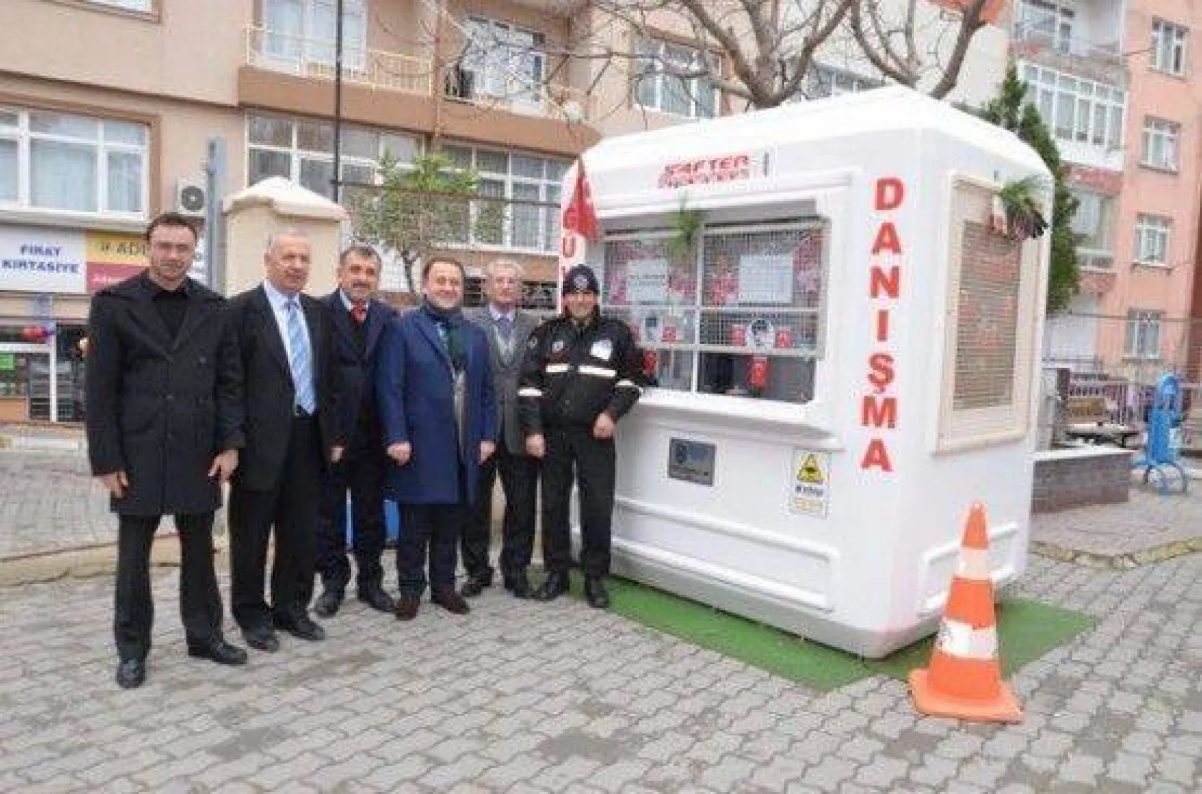 Işıklar miniklere kitap okudu