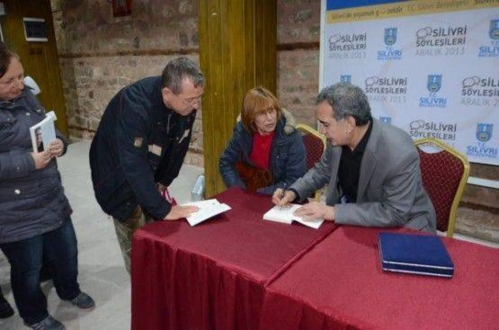 Mutlu Türkiye'de Laiklik Sizlere Ömürdür