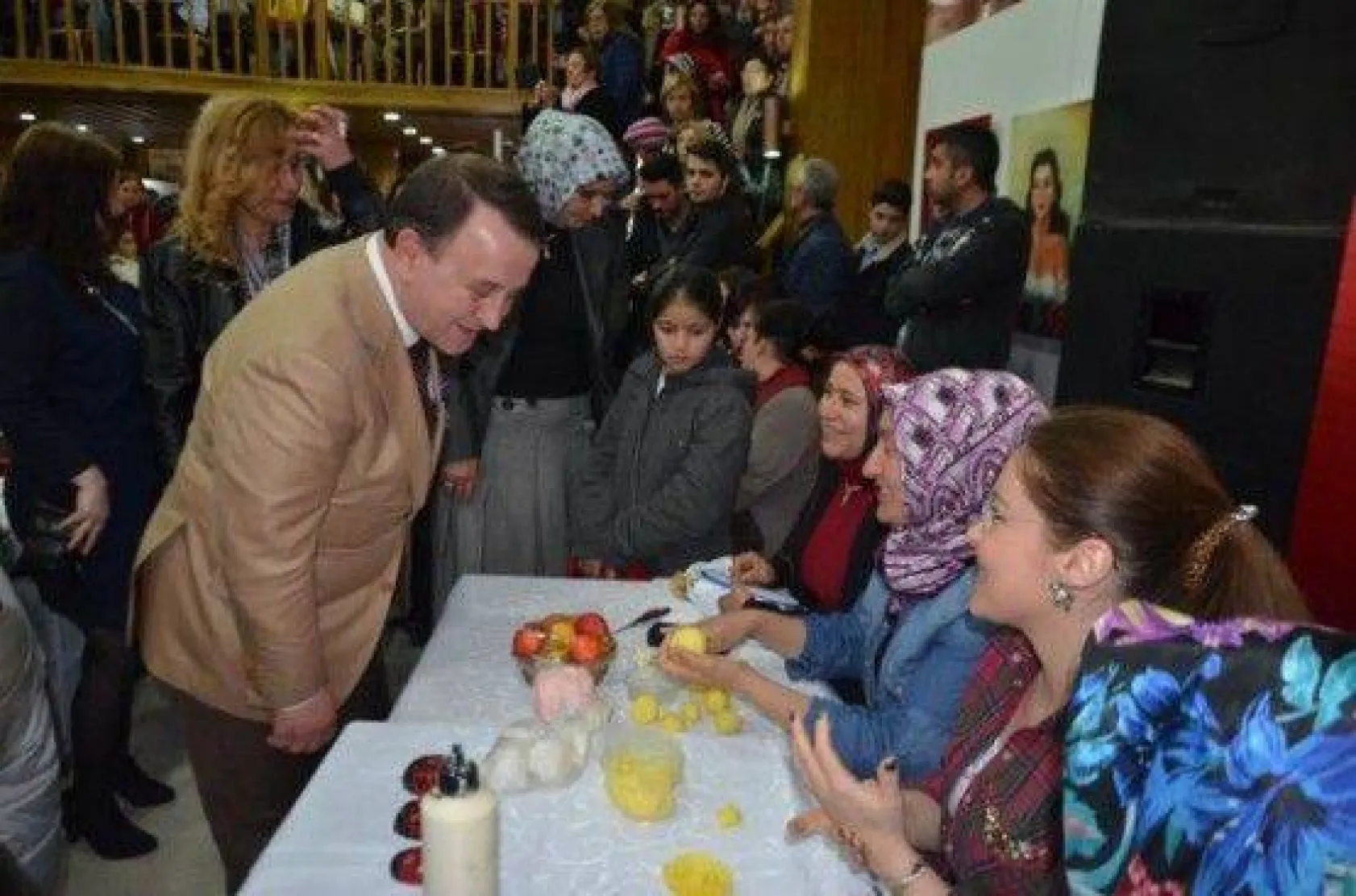 Elimin Emeği Karma Sergisi Yoğun İlgi Gördü