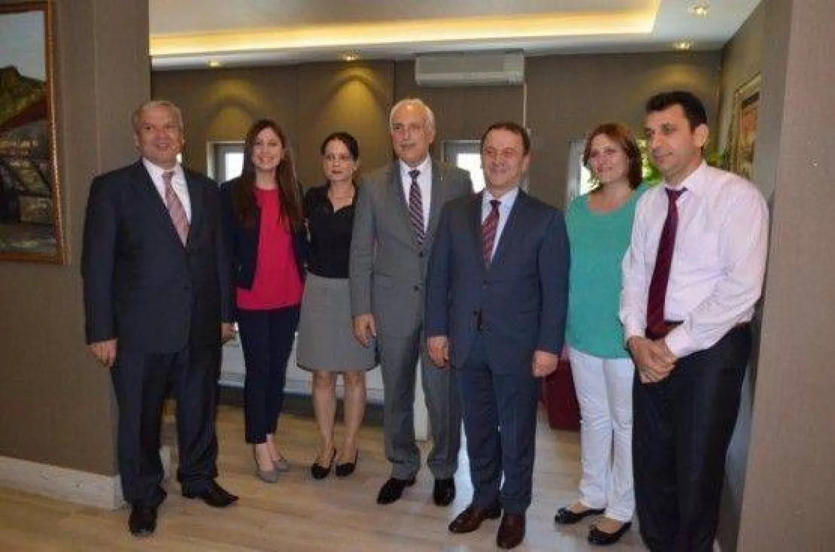 Vali Mutlu'dan Işıklar'a Hayırlı Olsun Ziyareti