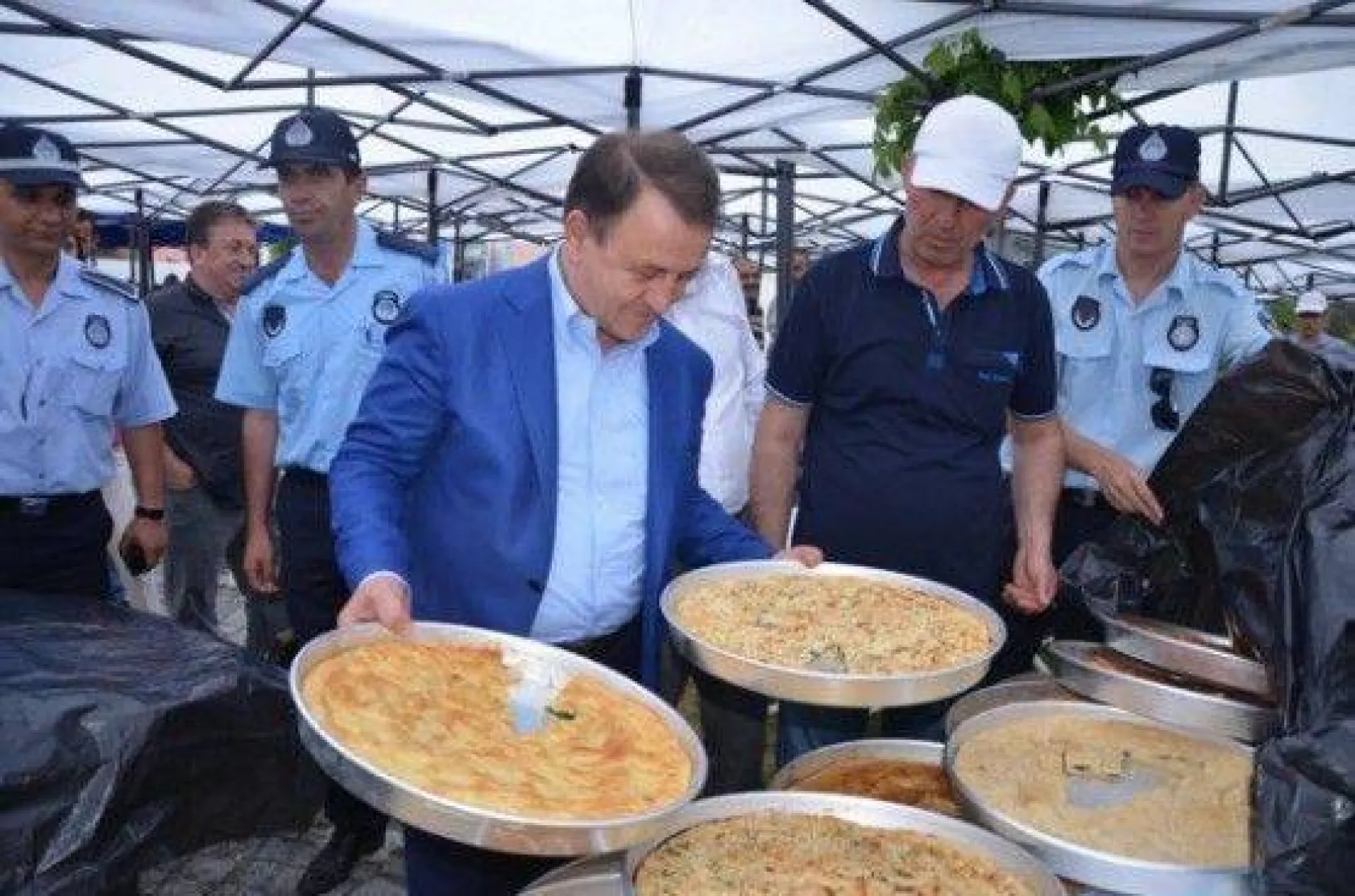 Dostluklar Açılan Böreklerle Pekişti