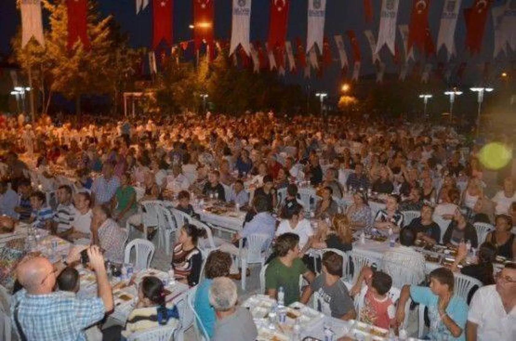 Gümüşyaka Çay Bahçesi doldu taştı