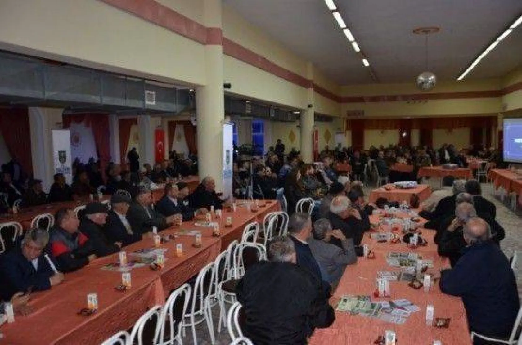 Değirmenköy'de Halk Toplantısı Gerçekleşti