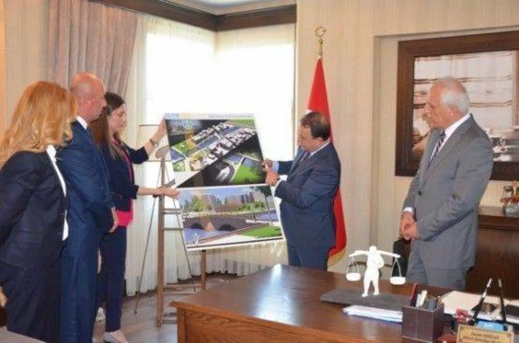 Vali Mutlu'dan Işıklar'a Hayırlı Olsun Ziyareti