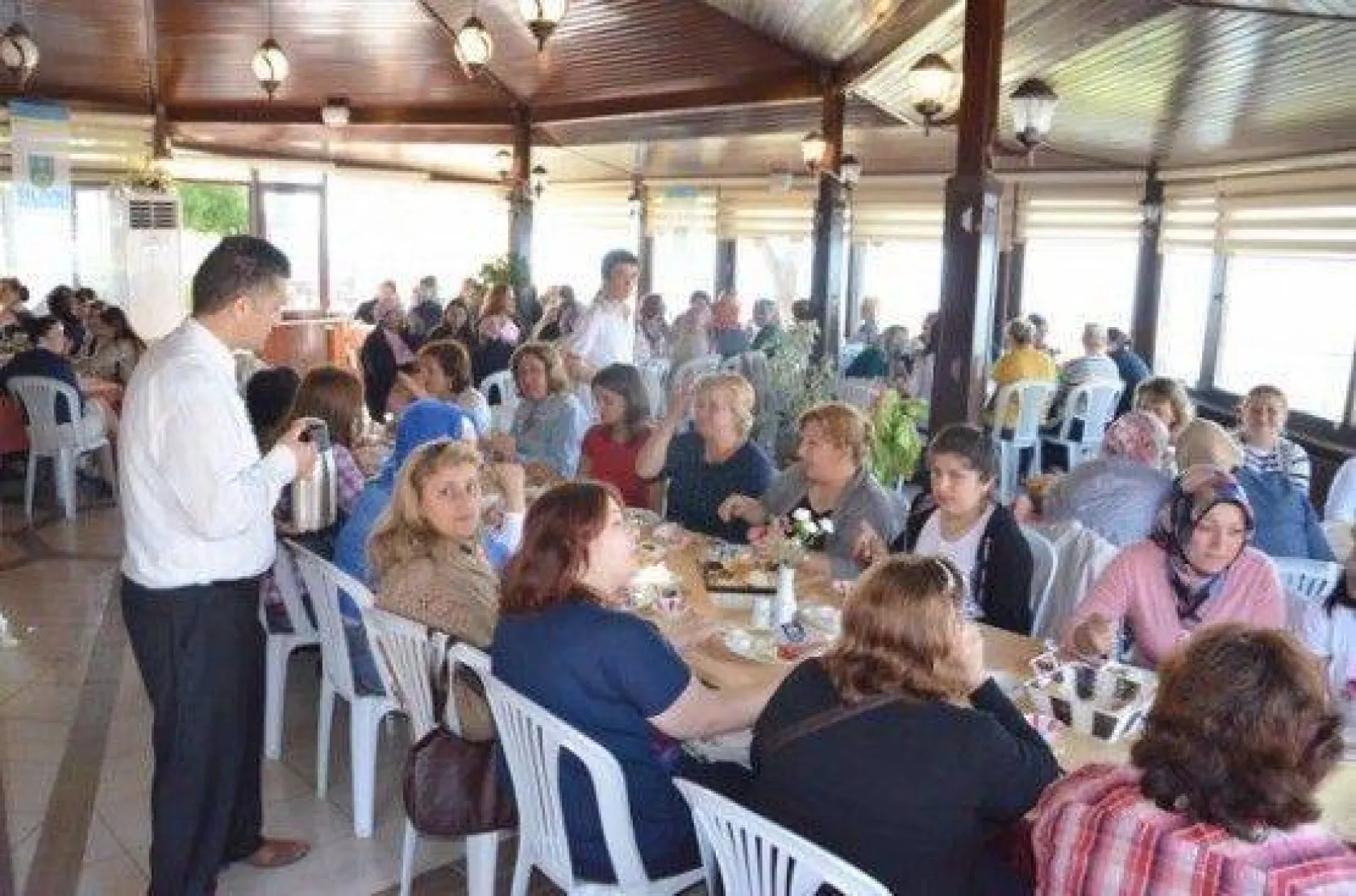 Gümüşyakalı Kadınlar Belediyenin Hizmetlerini İnce