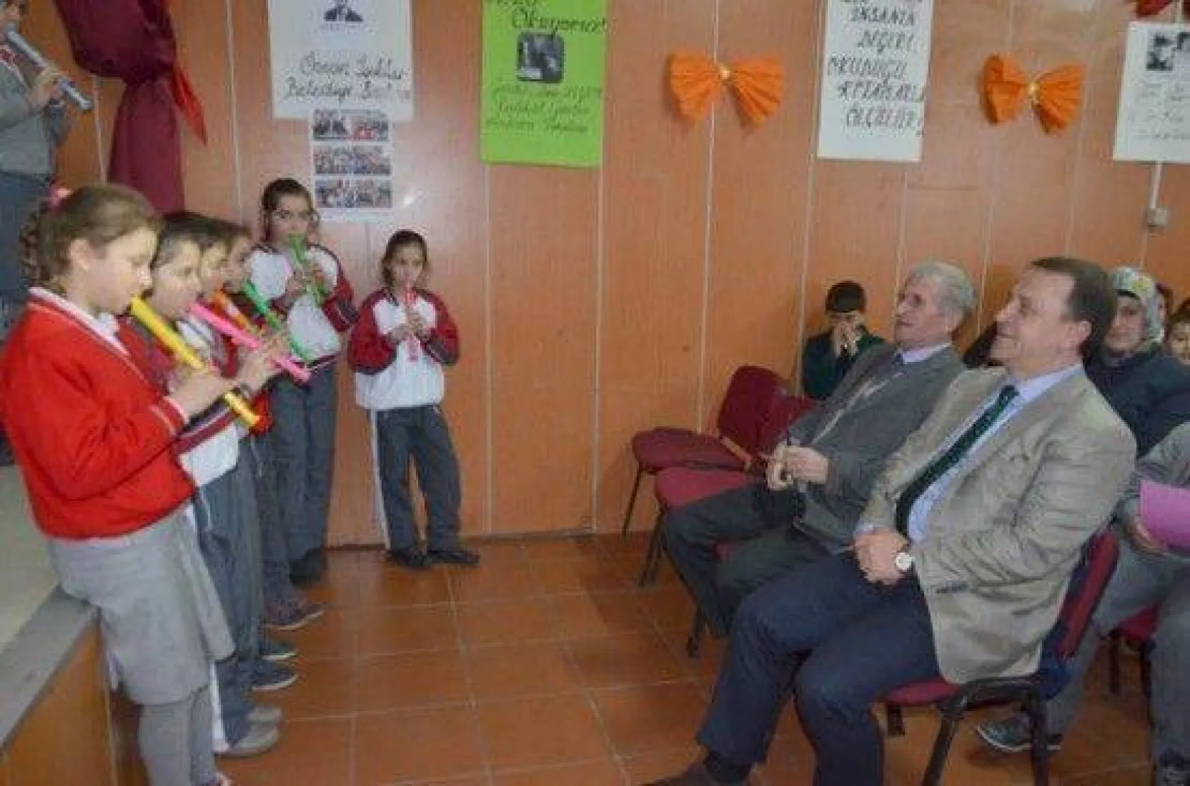 Işıklar miniklere kitap okudu