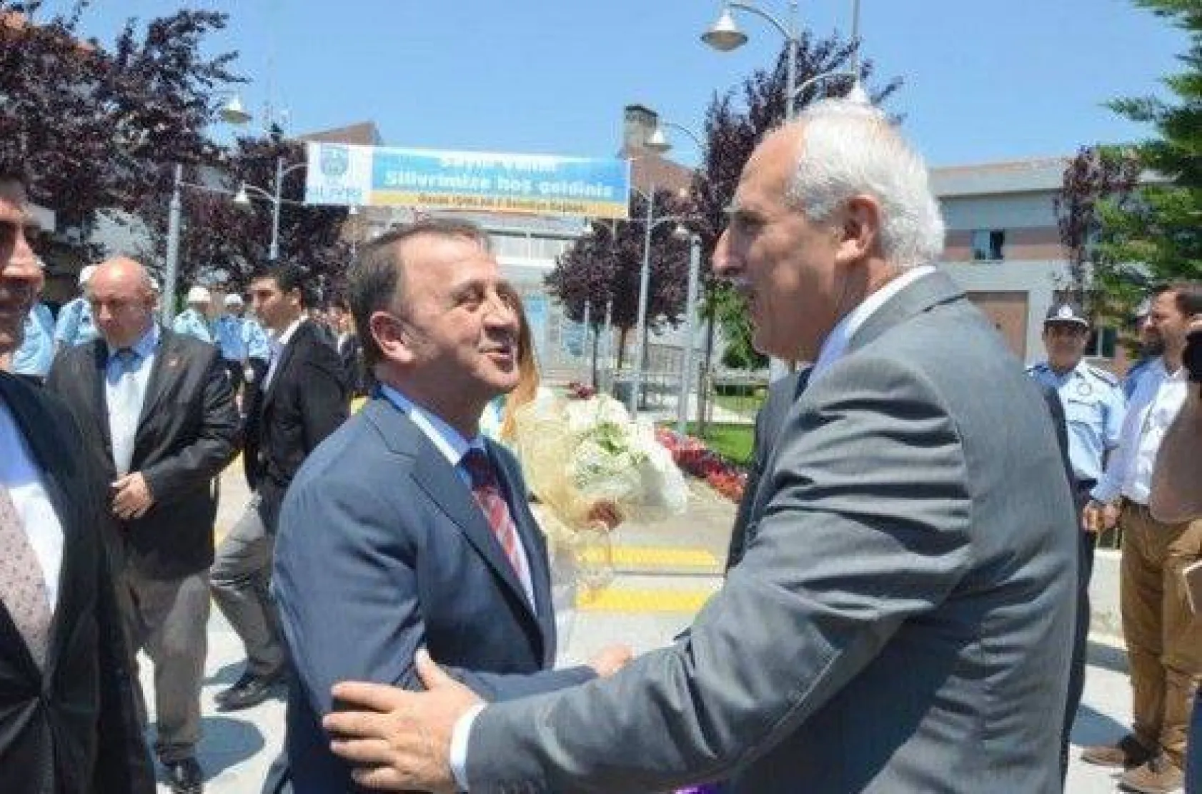 Vali Mutlu'dan Işıklar'a Hayırlı Olsun Ziyareti