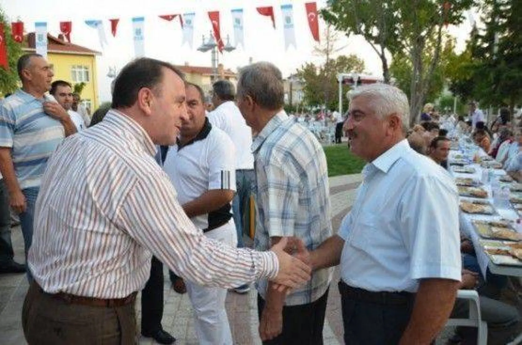 Gümüşyaka Çay Bahçesi doldu taştı