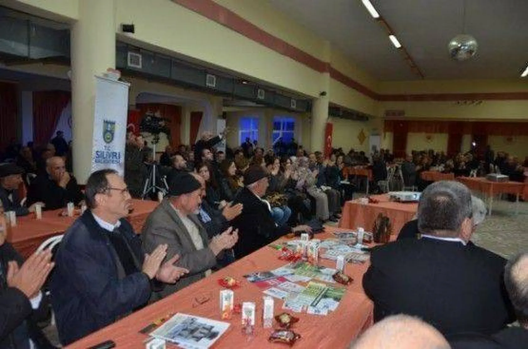 Değirmenköy'de Halk Toplantısı Gerçekleşti