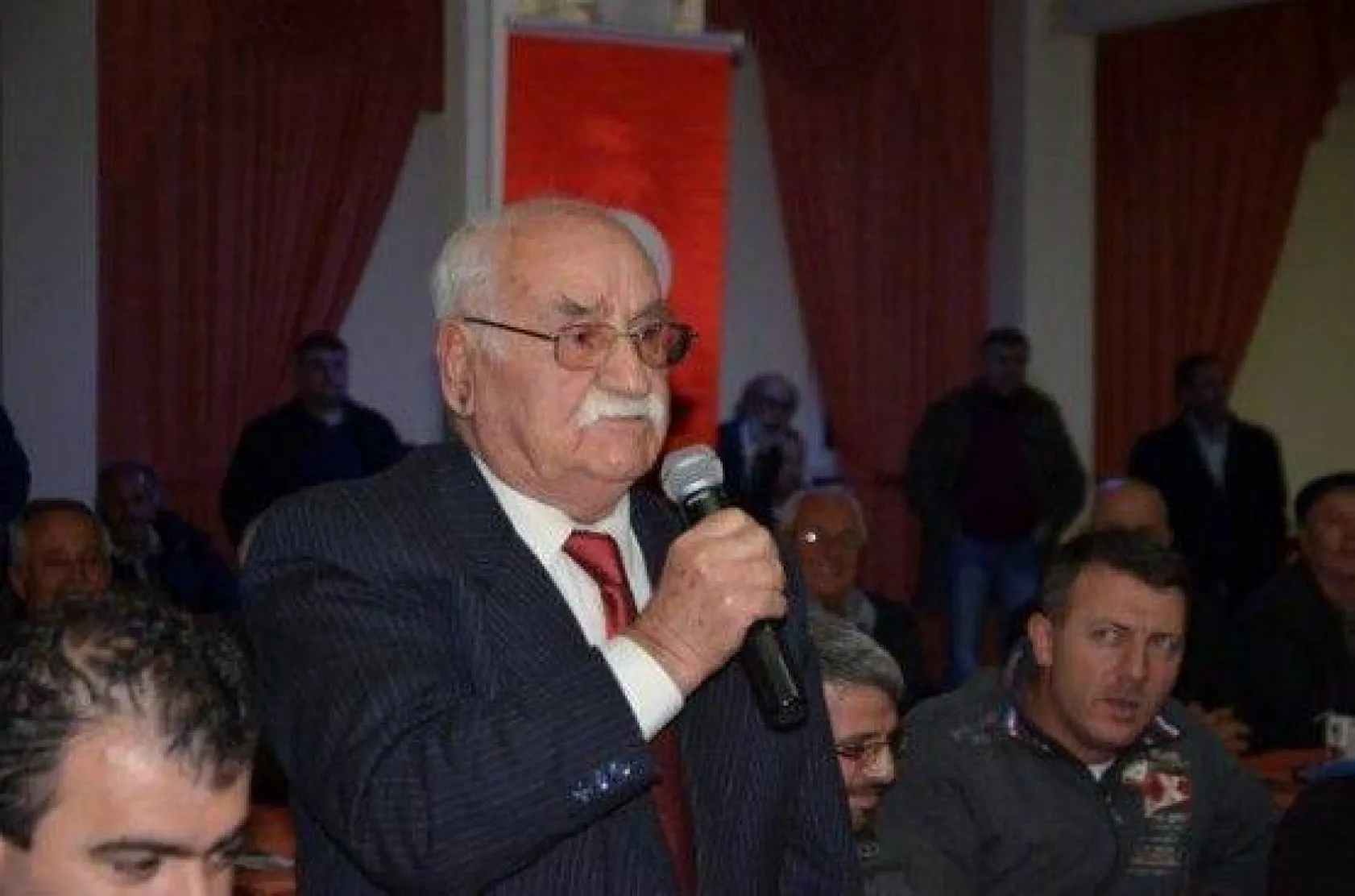 Değirmenköy'de Halk Toplantısı Gerçekleşti