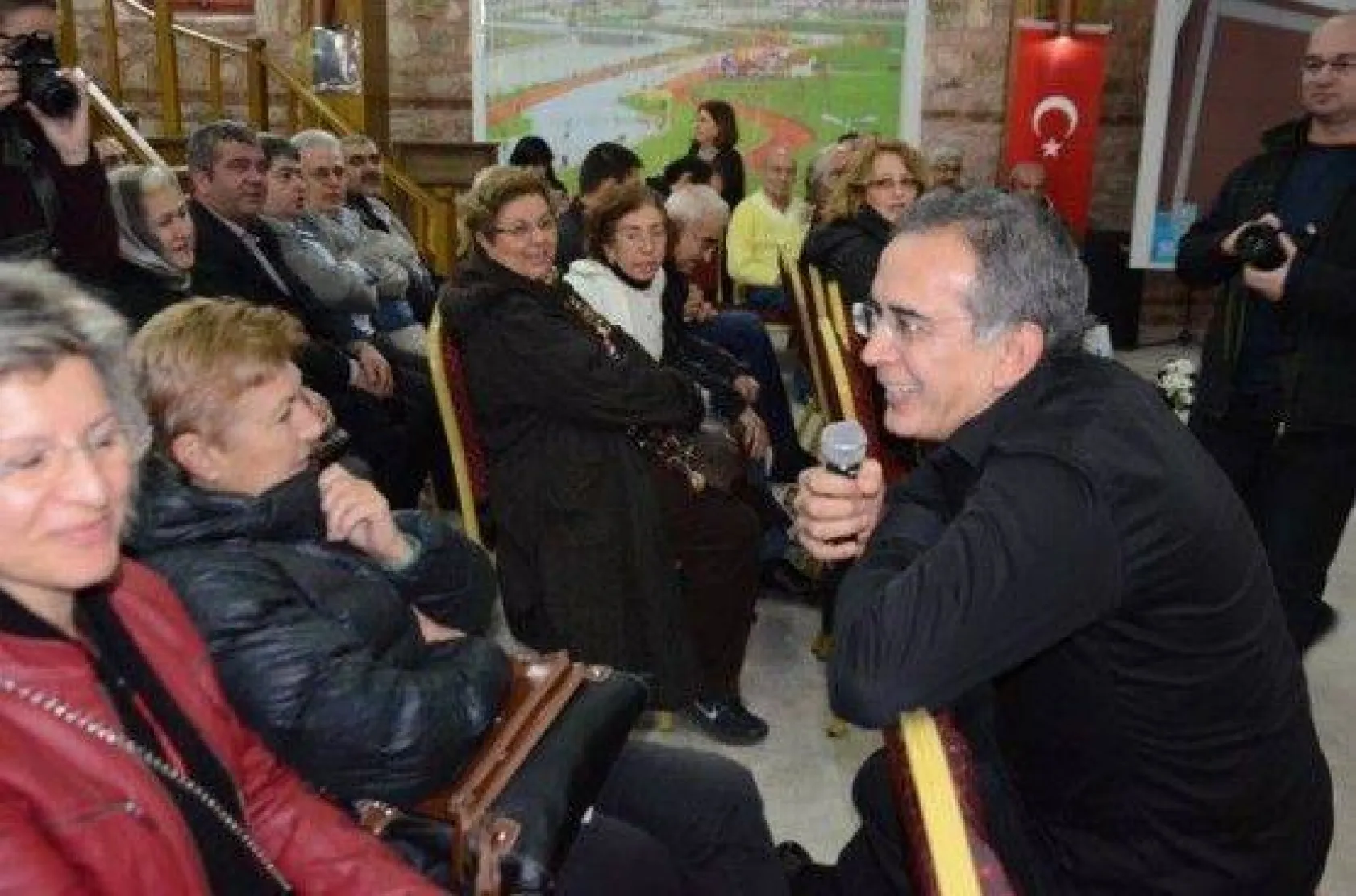 Mutlu Türkiye'de Laiklik Sizlere Ömürdür