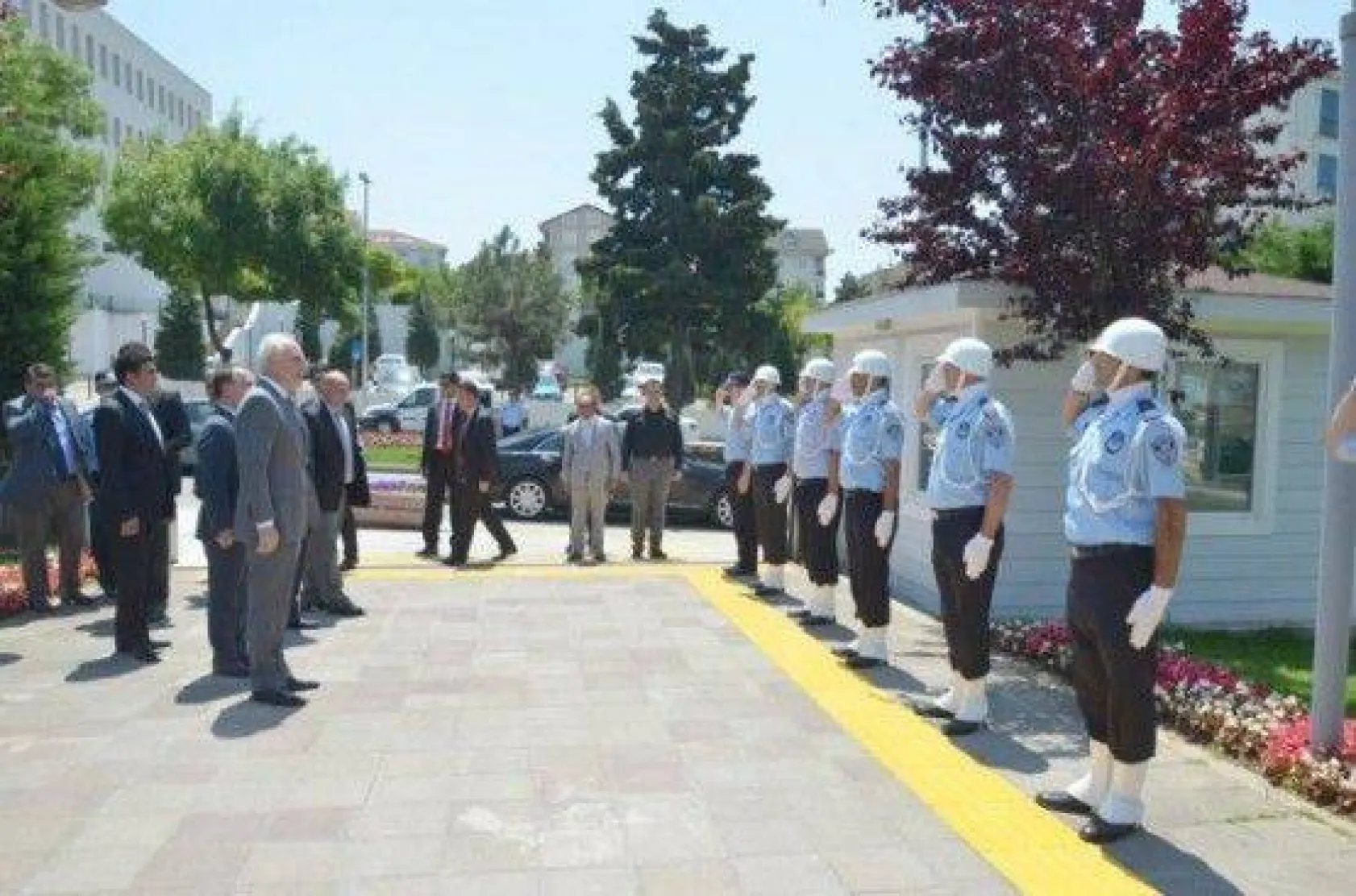 Vali Mutlu'dan Işıklar'a Hayırlı Olsun Ziyareti