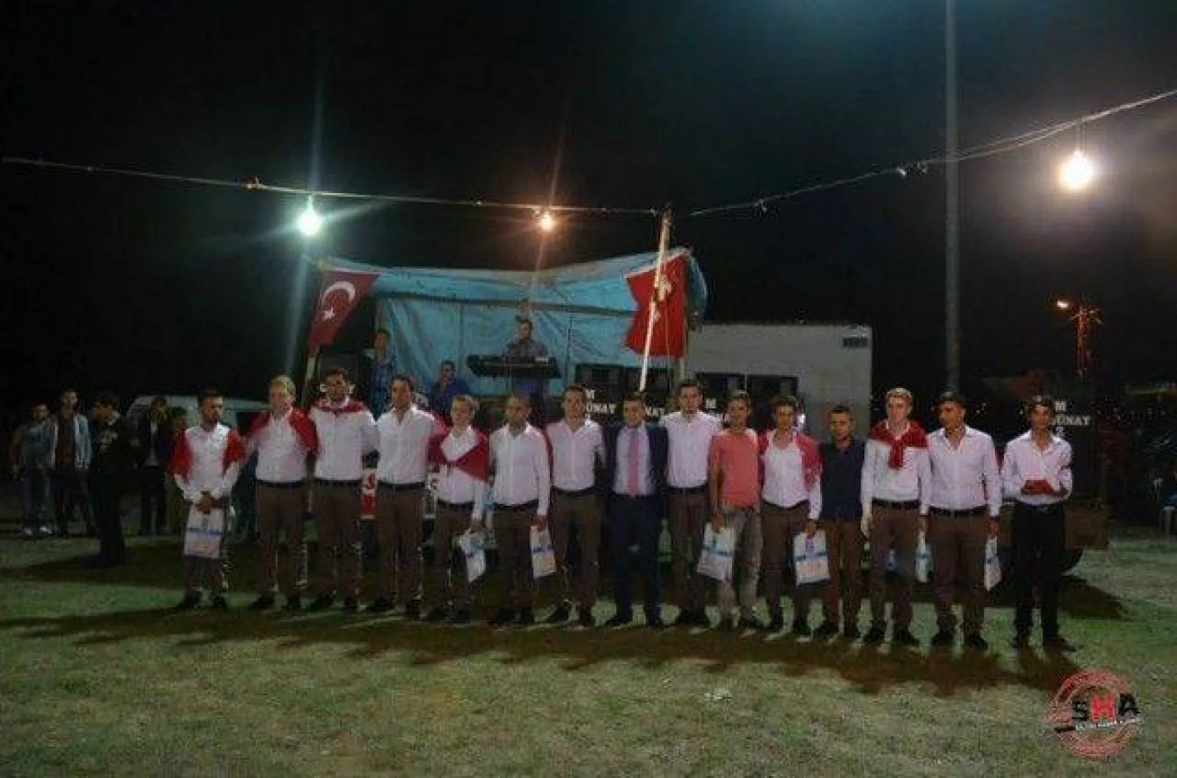 CHP'li gençler 95/4 tertiplerin asker gecelerine katıldı