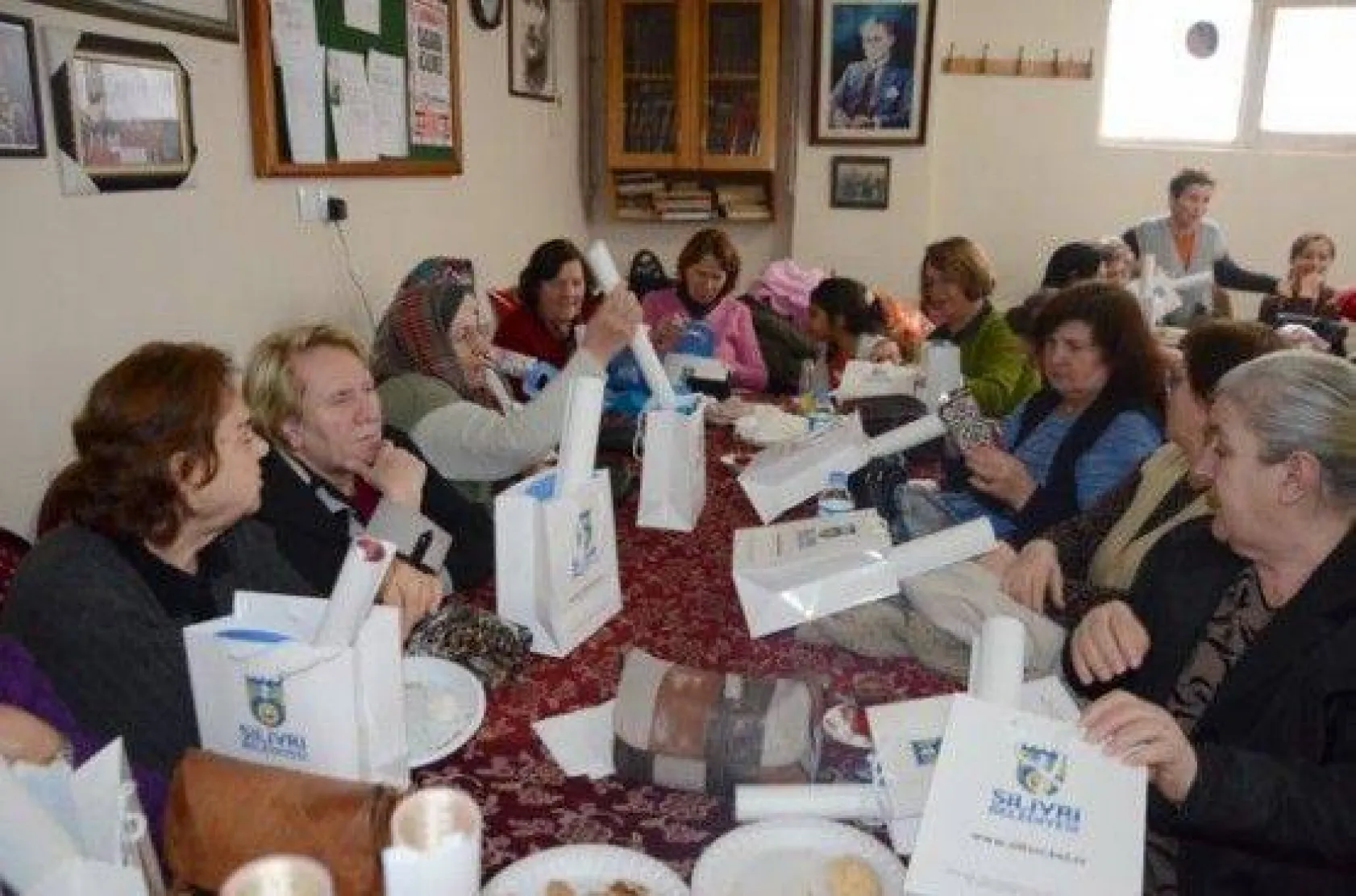 Manastırlılara Işıklar Ziyareti